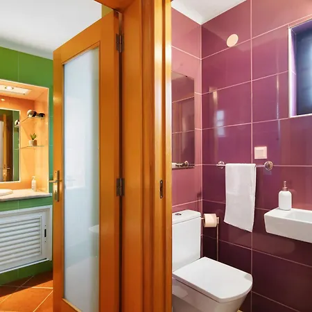 بيت للعطل Ema Clube Em