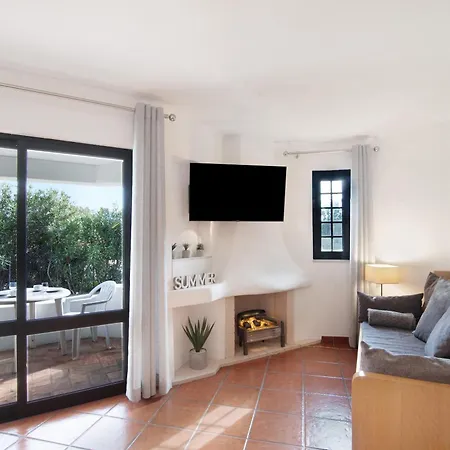 Dom wakacyjny Ema Clube Em *