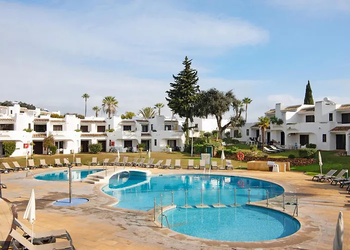 Holiday home Ema Clube Em