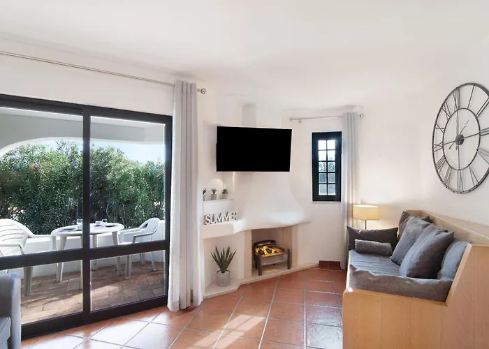 Holiday home Ema Clube Em *